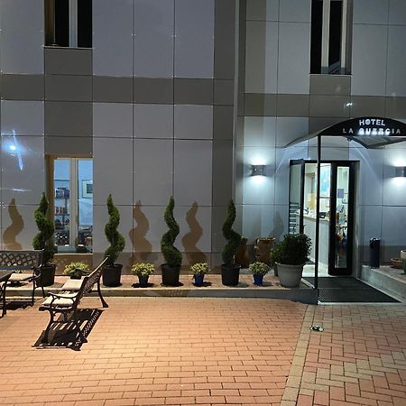 Hotel La Quercia Mozzo ภายนอก รูปภาพ