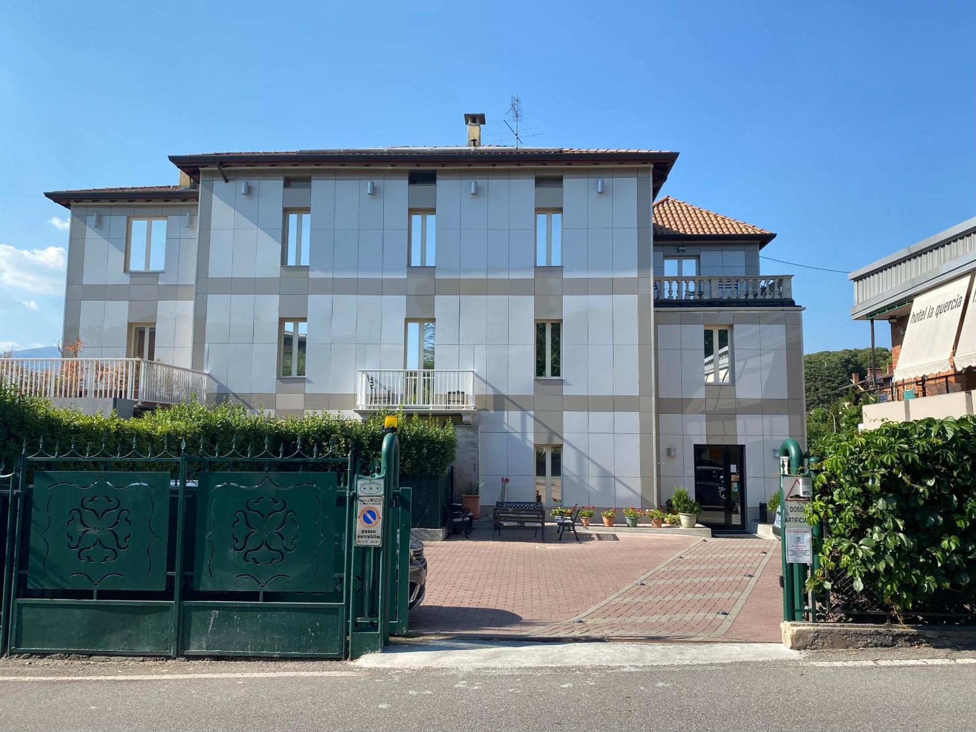 Hotel La Quercia Mozzo ภายนอก รูปภาพ